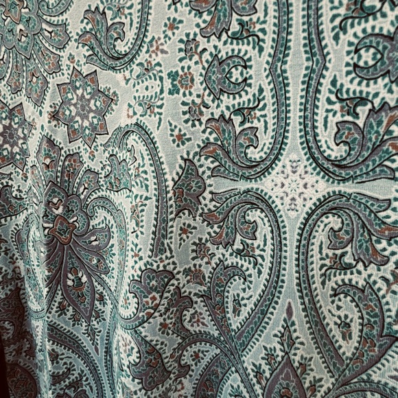 Talbots Teal/Blue Paisley Ruched Cross over neckline V neckline - Size Lp - Picture 7 of 10